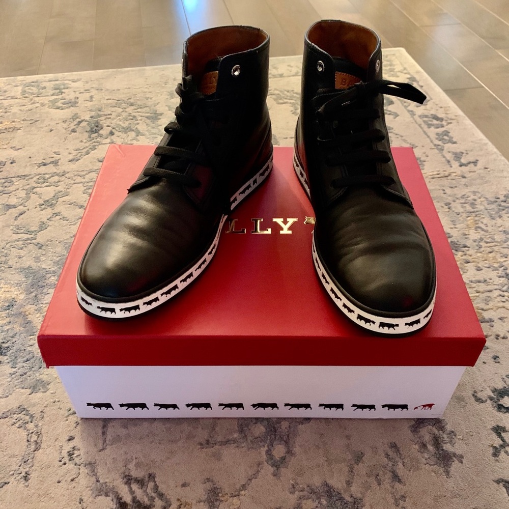Bally men’s shoes size 8.5US with box and dust bag